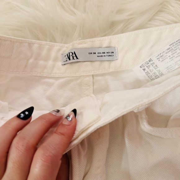 Zara Mens Distressed Shorts - Picture 4 of 7